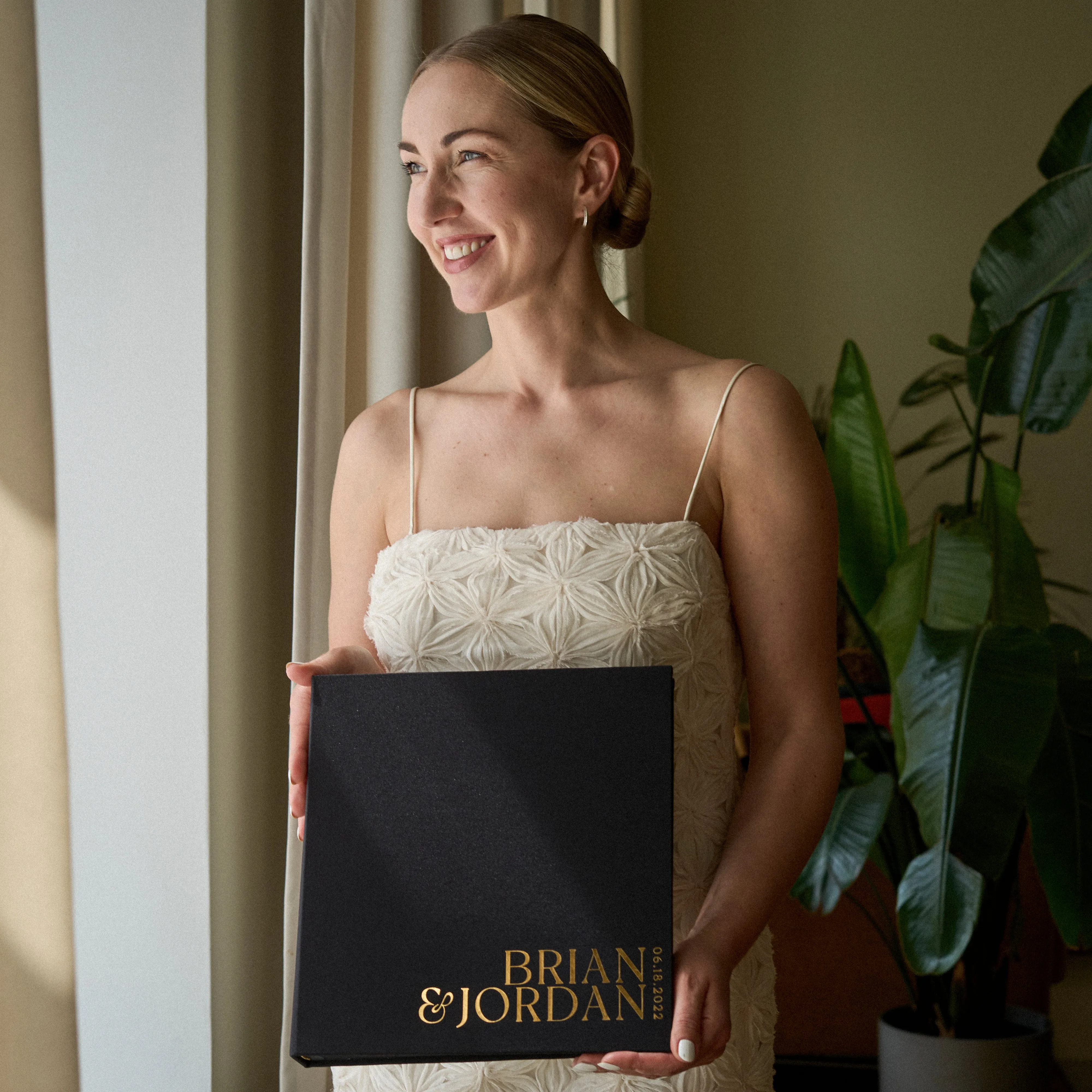 Black Pages   Black Cover   Real Gold | Guest Book
